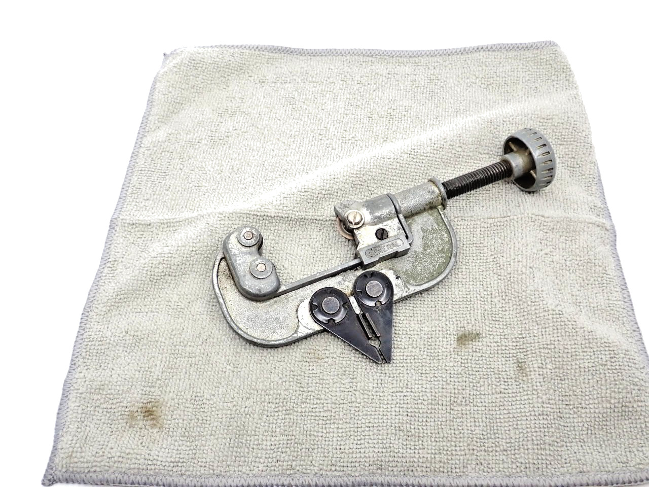 Vintage General Tubing Cutter Capacity 1/4"-11/2" made in USA