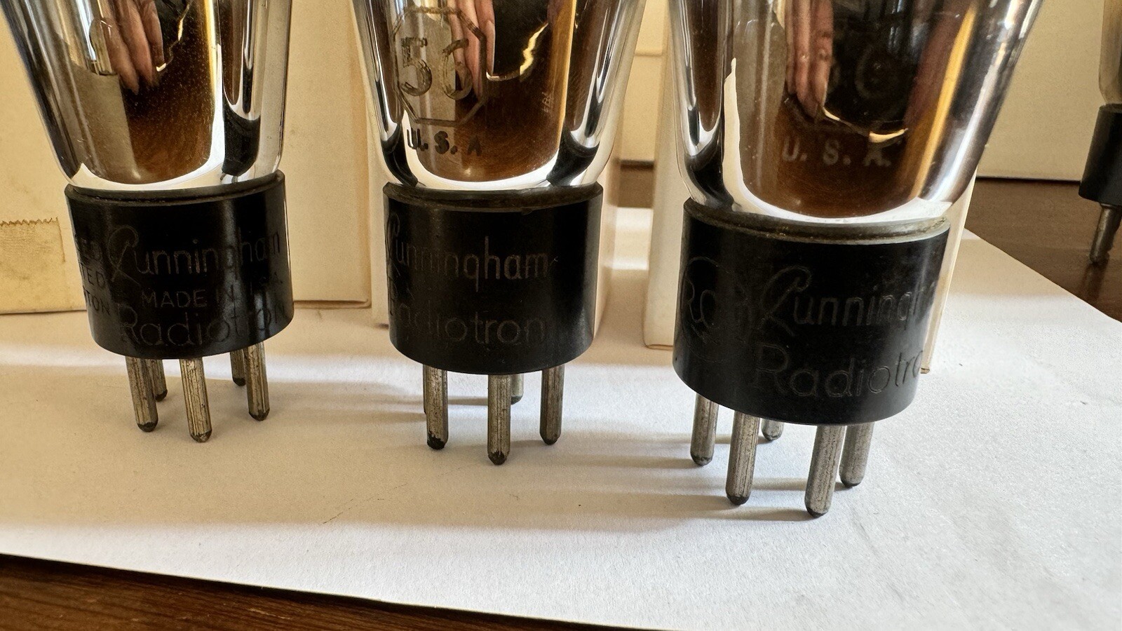 NOS MATCHED QUAD 56 ST GLOBES Engraved Bases Windmill Micas