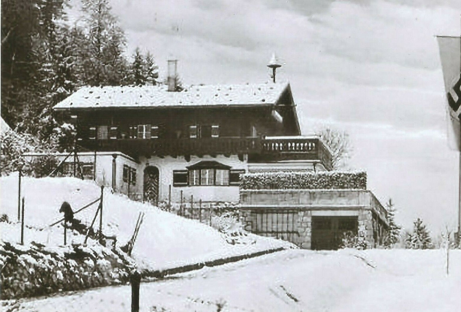 WW II  German   Photo ----  ** “Berghof” - Berchtesgaden **...