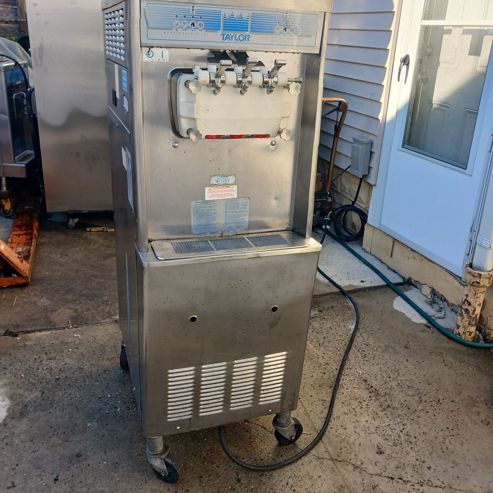 Taylor Ice Cream Yogurt soft serve 336-27 Air cooled Single Phase  WARRANTY