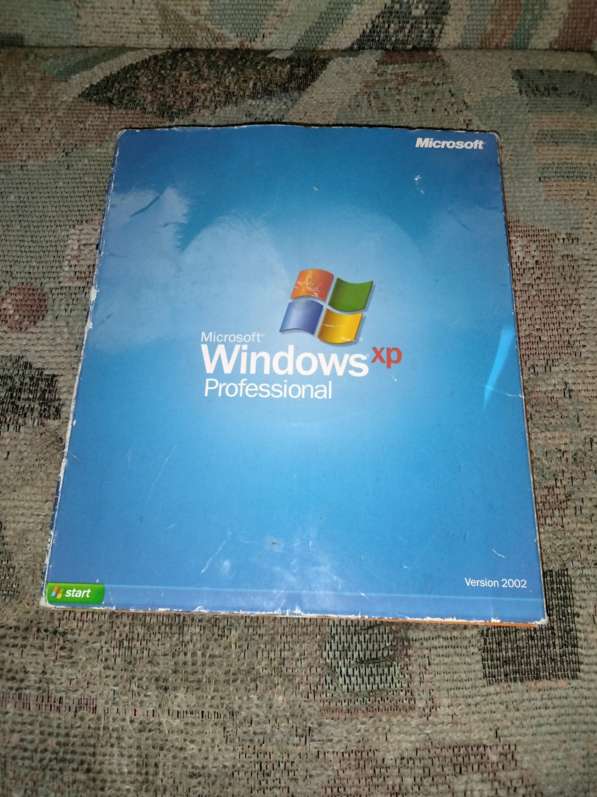 Microsoft Windows XP Professional Upgrade Version 2002 SP2 No Manuals