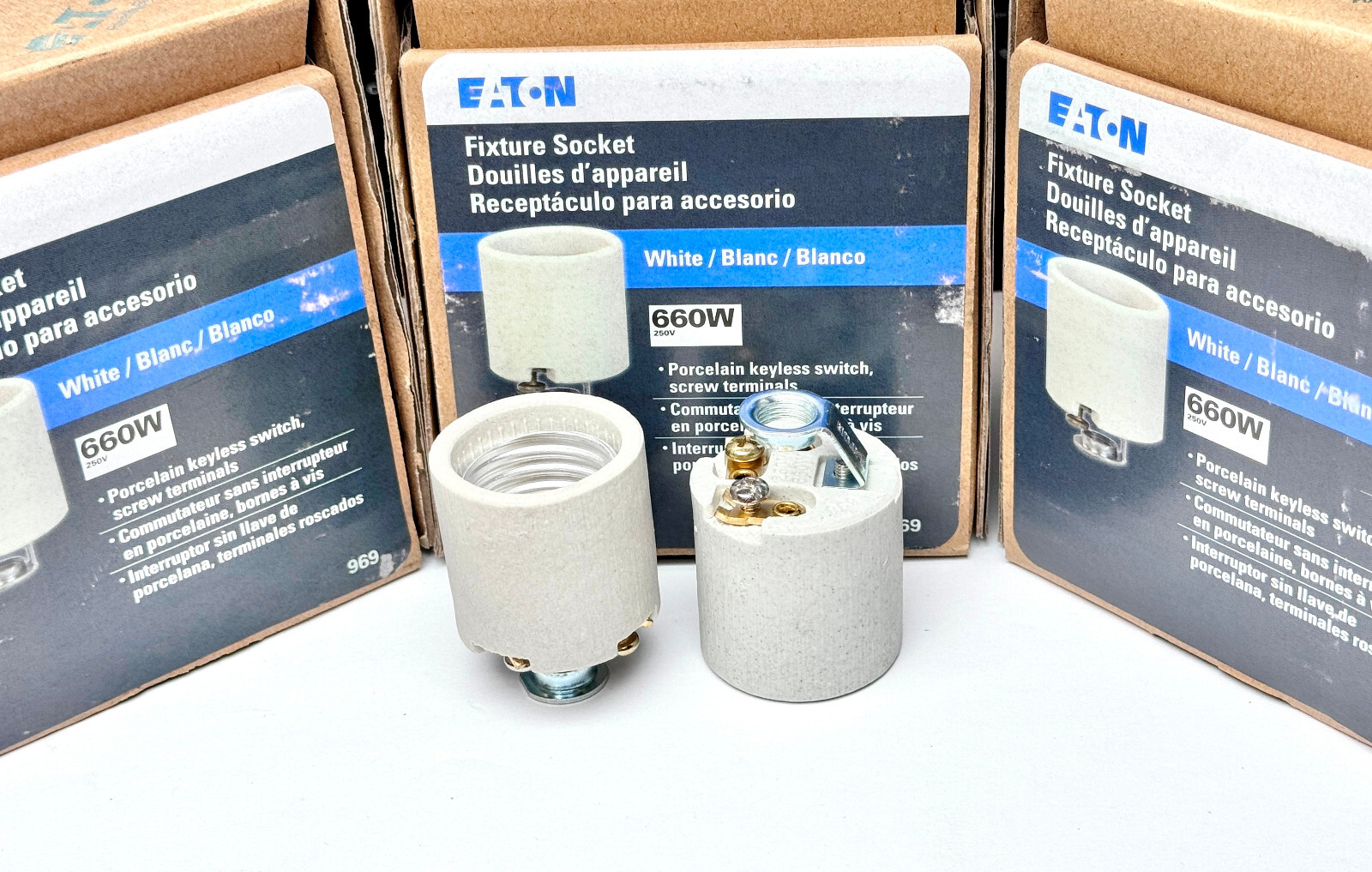 30 Pack - Eaton Medium Base E26 E27 Porcelain Light Socket Lamp Holders 1/8" IPS
