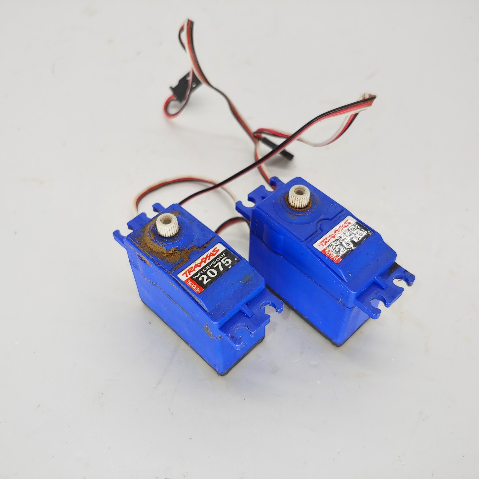 2x Traxxas 2075 Waterproof Servos Used