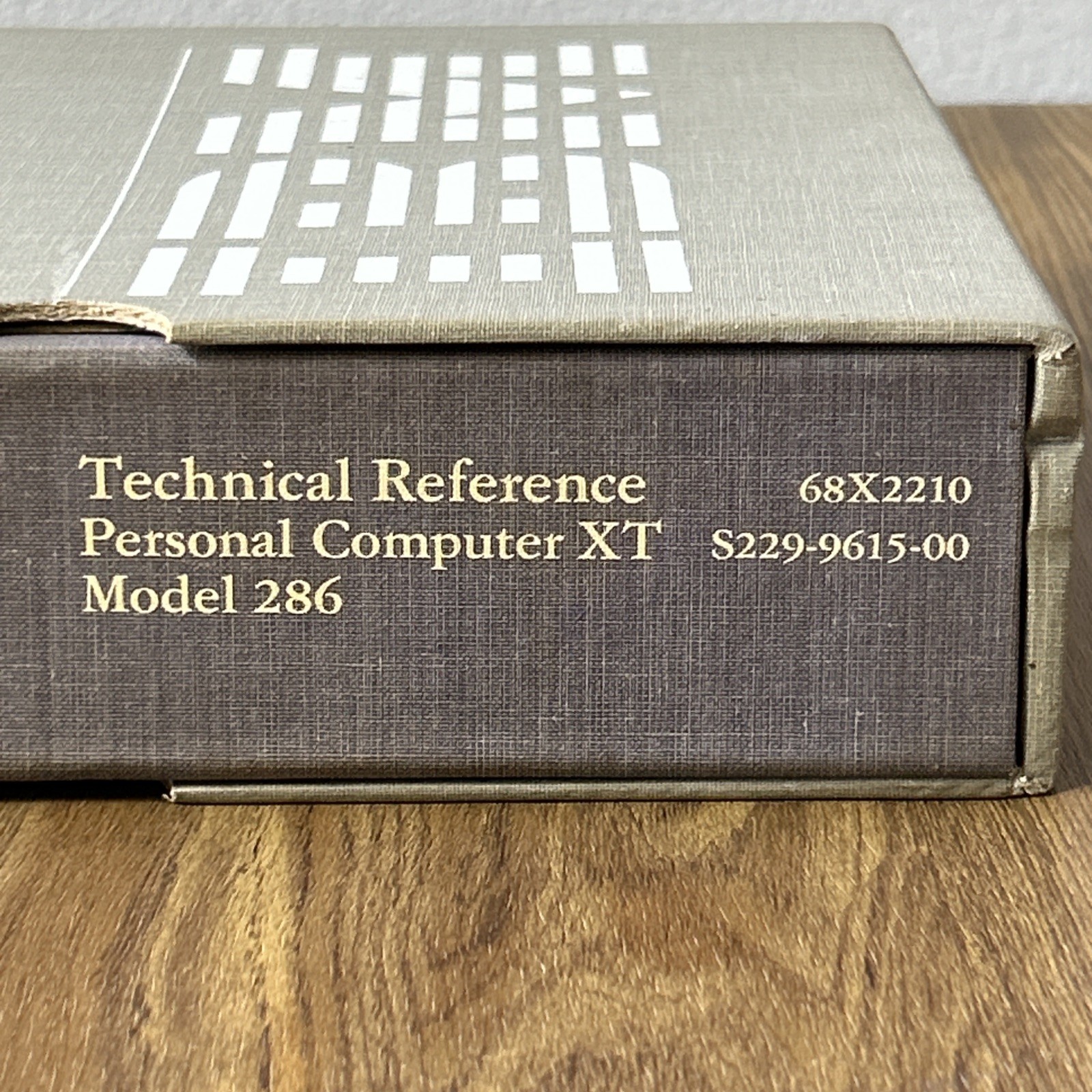 IBM Personal Computer XT Model 286 Technical Hardware Reference Manual 68X2210