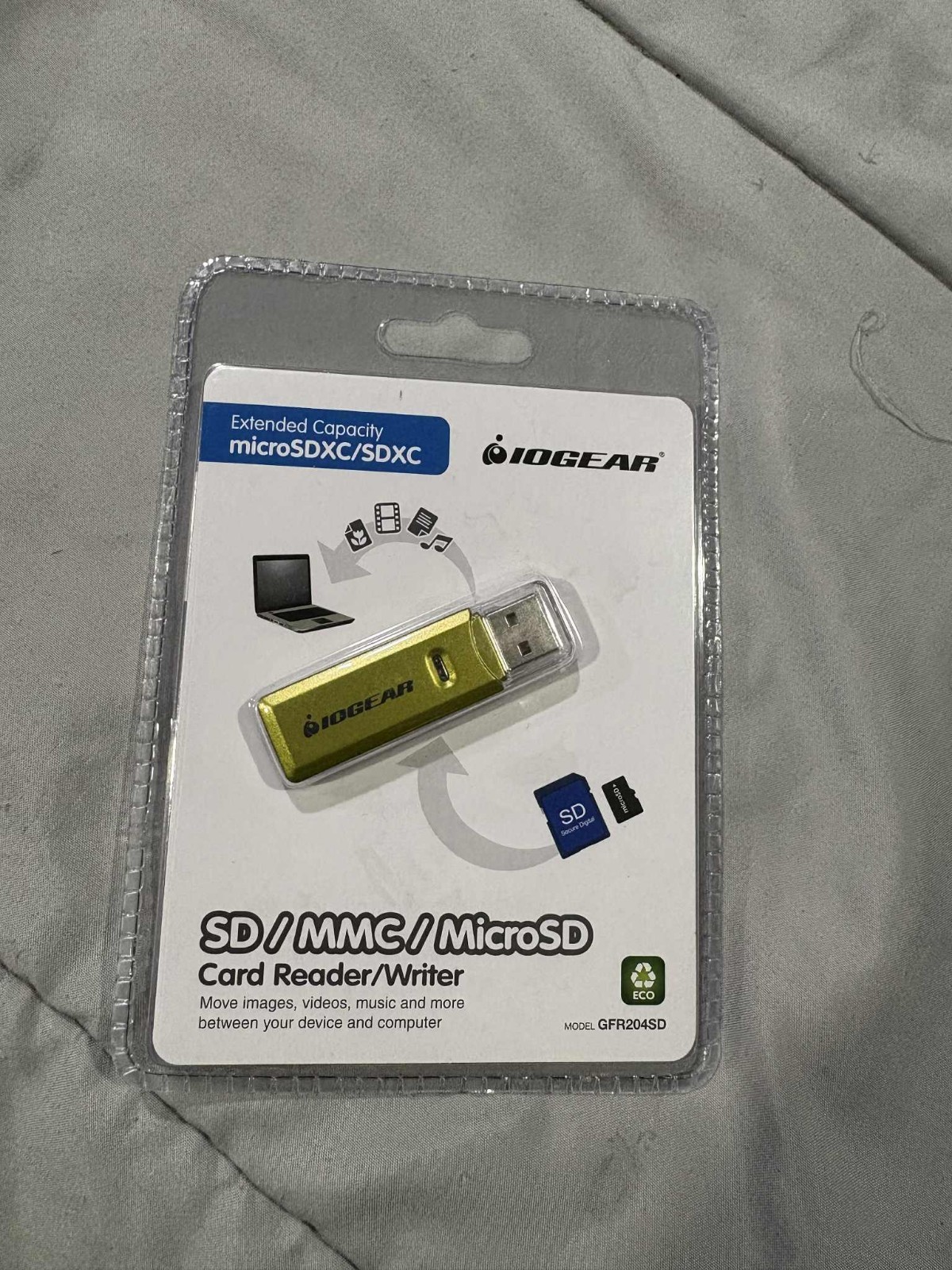 IOGEAR GFR204SD 10-in-1 USB 2.0 SD/ MicroSD/ MMC Card Reader/ Writer (Green/ Gra