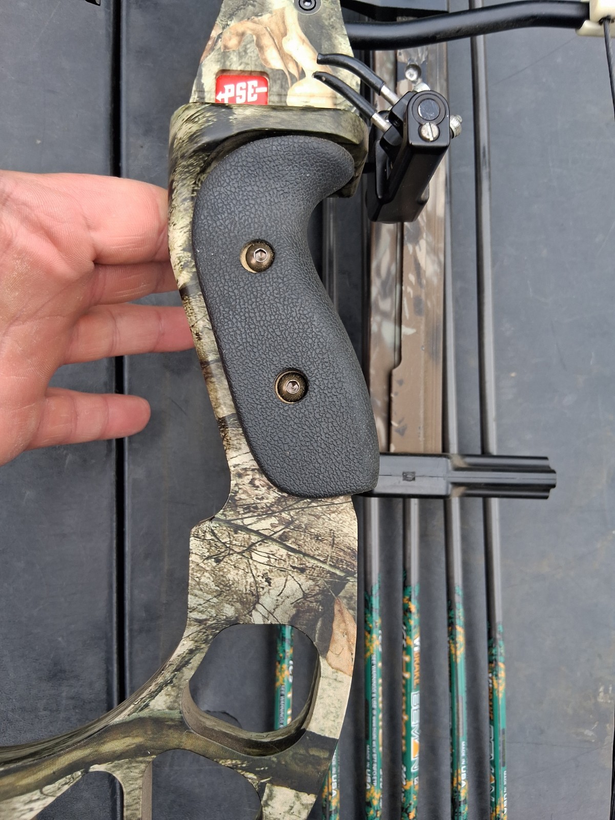 PSE Stinger Compound Bow