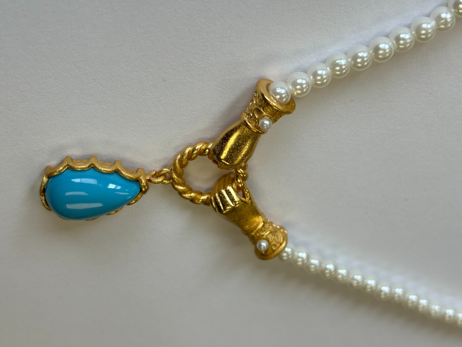 Hand Hold Loop Barbie Style Necklace