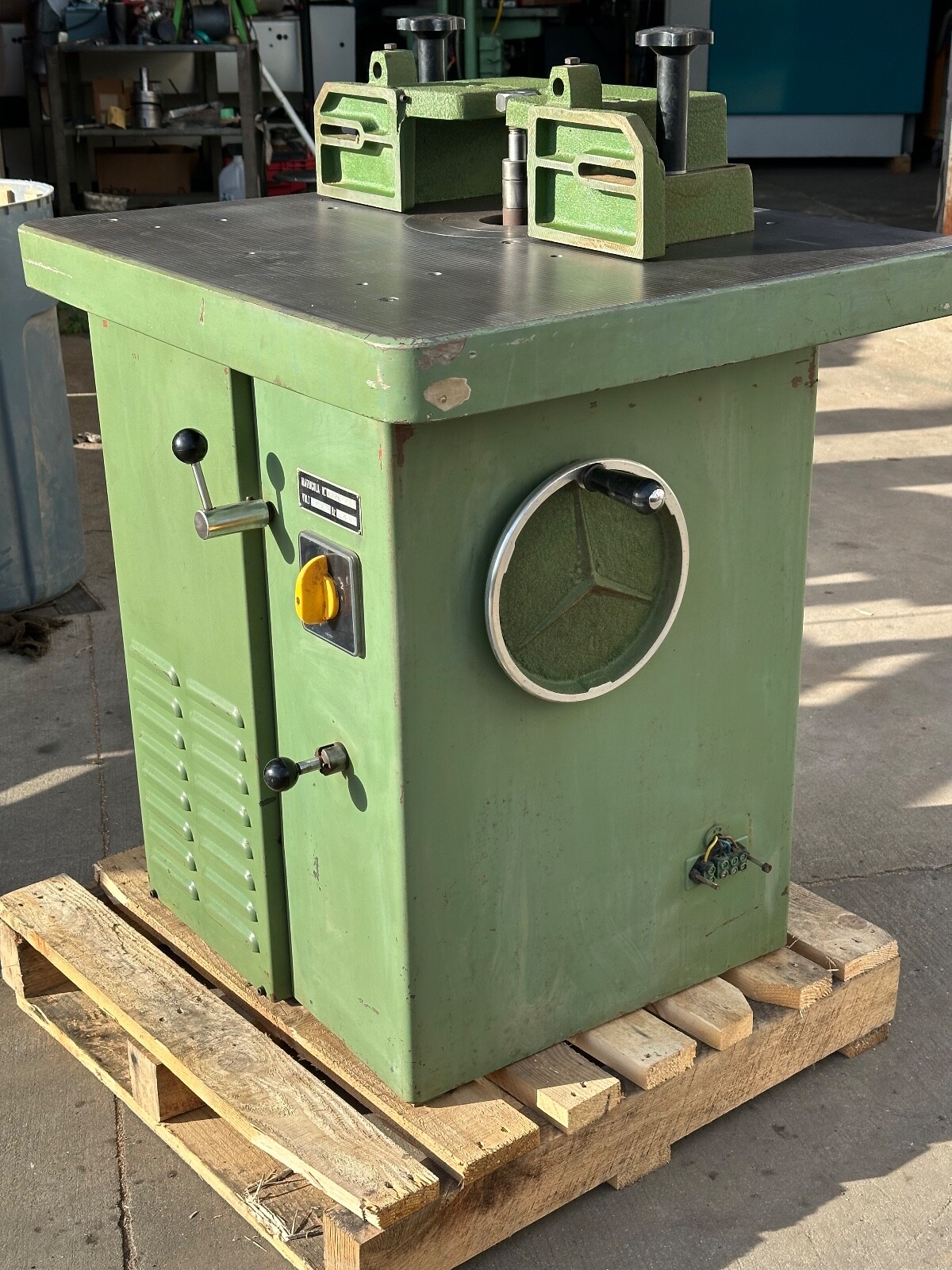 SAC Shaper # TS-70 ~  2 Speed ~ 220V ~ 3/4" Spindle 2HP ?  (6114)