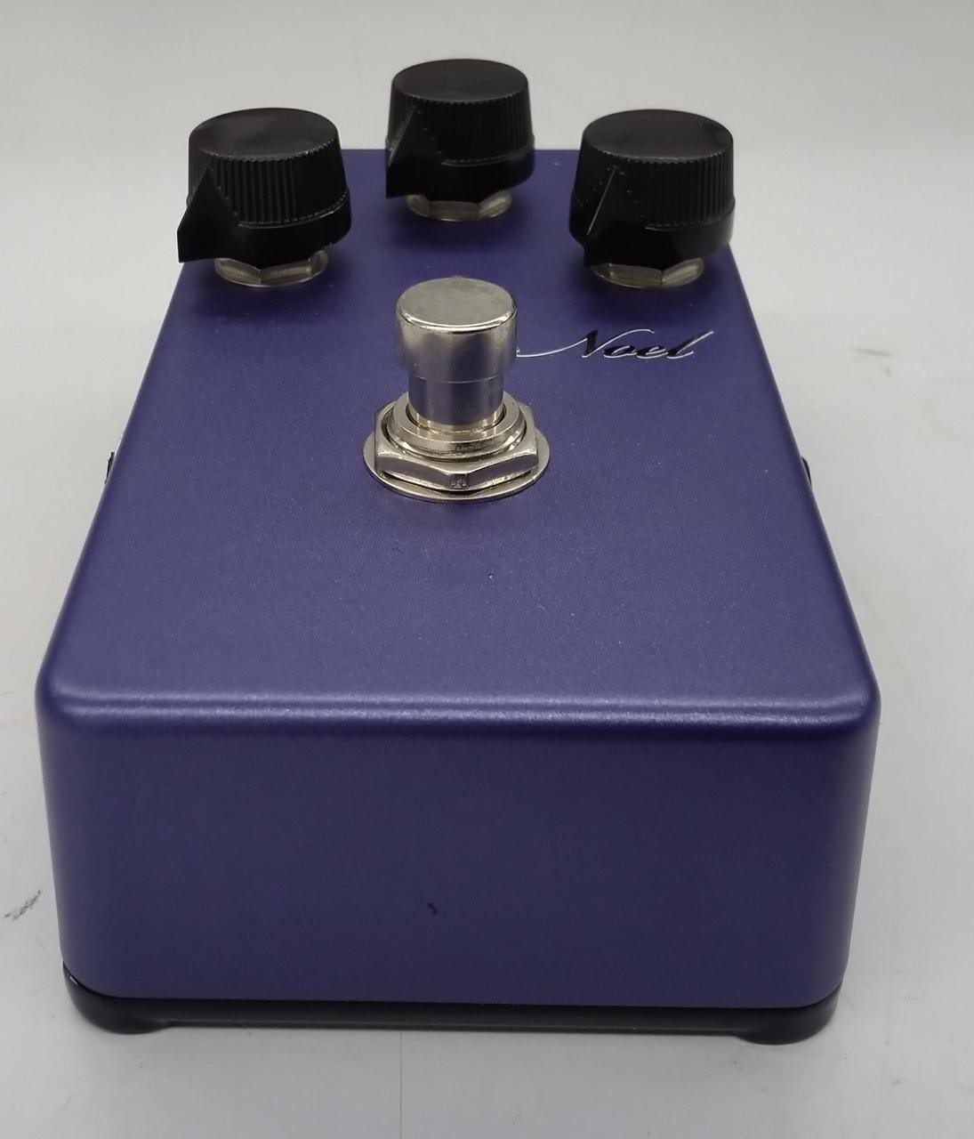 NOEL VICTOIRE Distortion