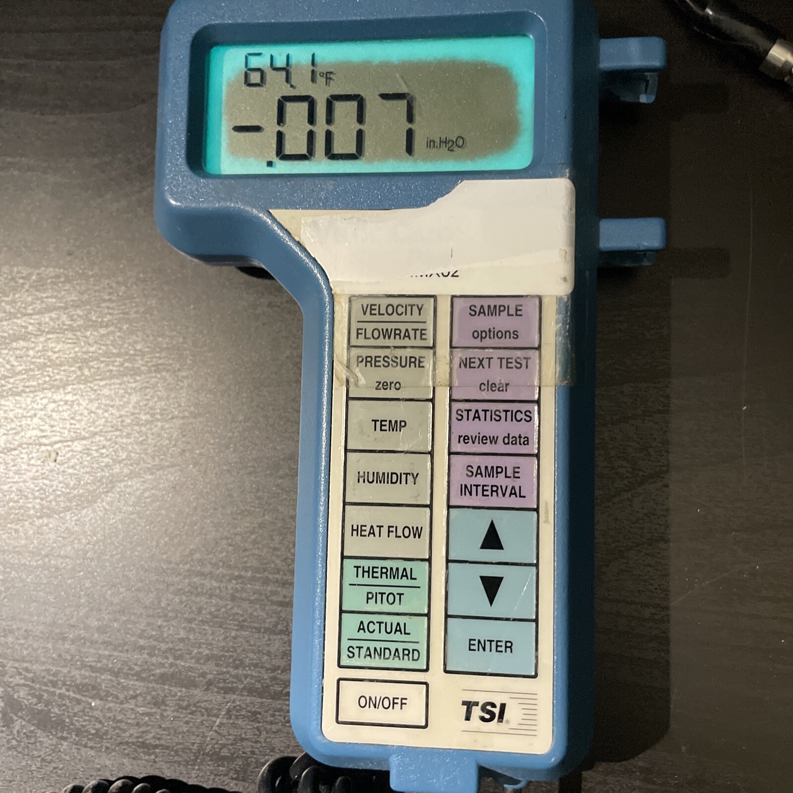 TSI VelociCALC Plus 8386A Multi-Parameter Temperature Velocity Meter Working