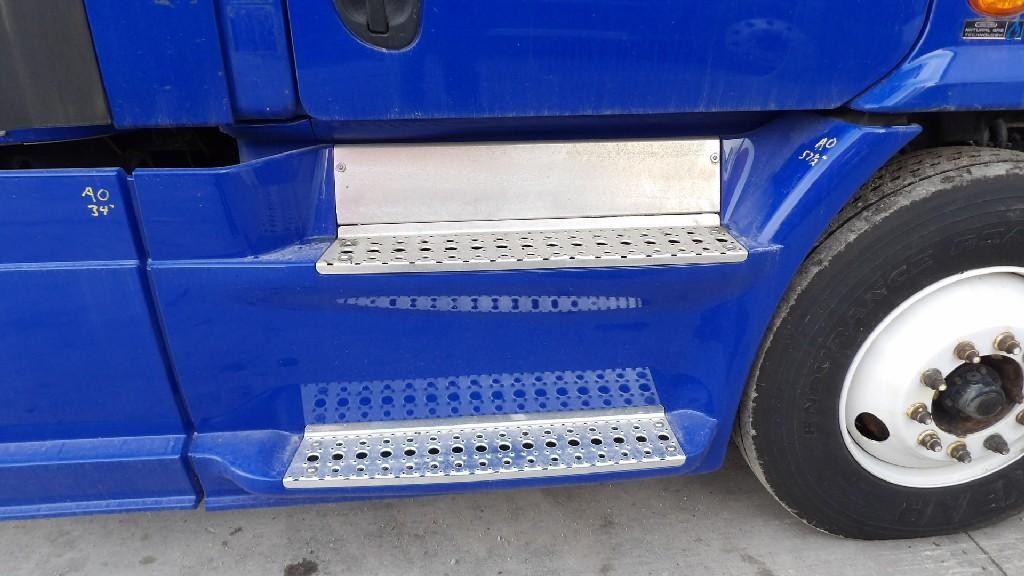 For 2017 FREIGHTLINER CASCADIA 113 SIDE FAIRING Right ,  MN