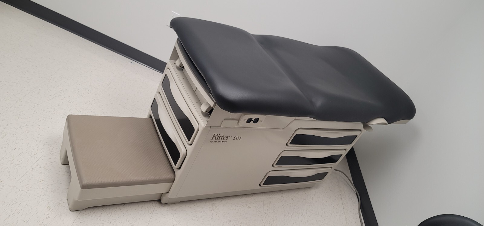 Ritter 204 Exam Table (We can do a tan or black upholstery) Multiple Available.