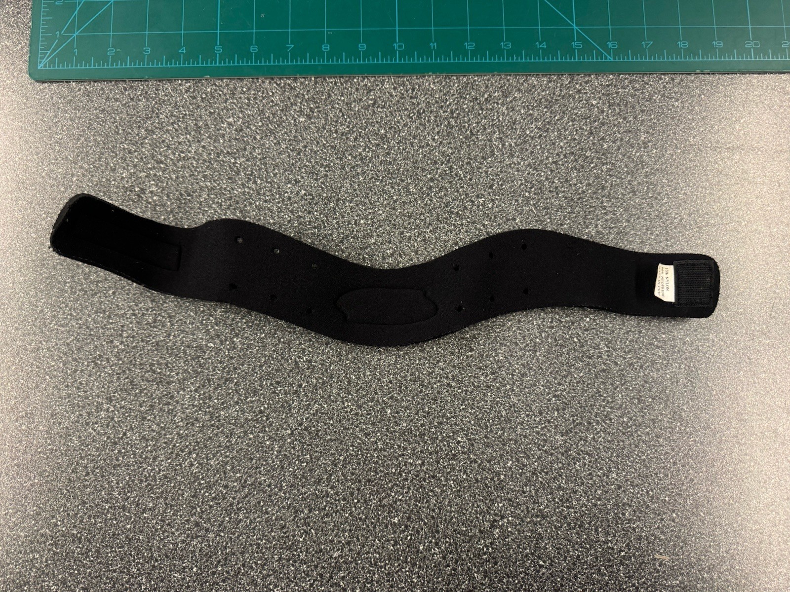 32 Degrees neoprene neck protector. OSFM.