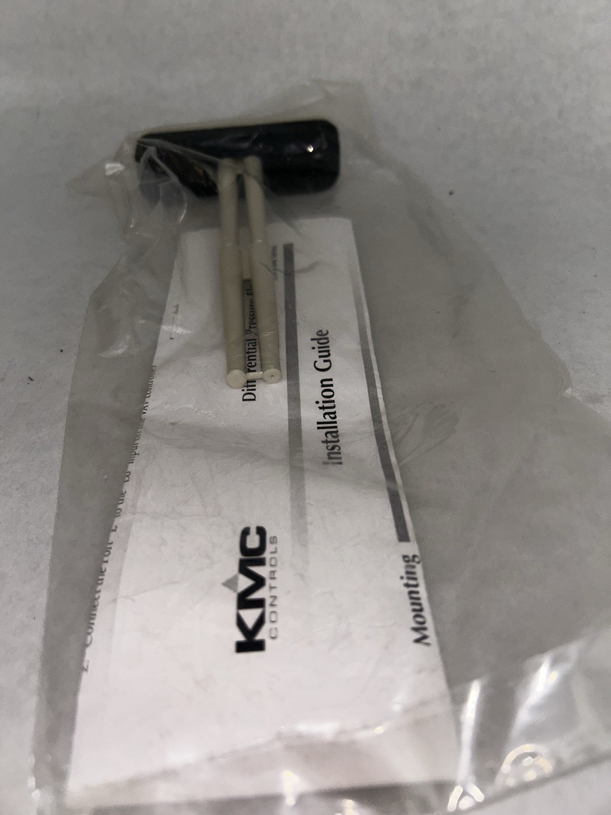 Lot Of 4 KMC Controls SSS-1003 Differential Pressure Sensor, 5-13/32"