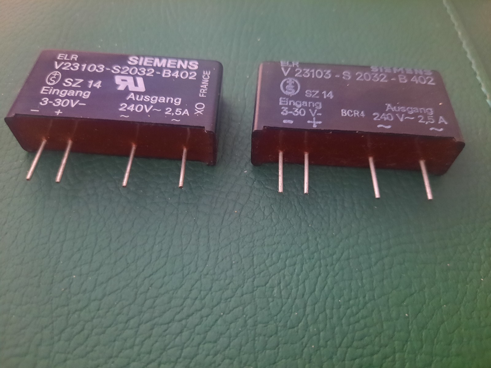 2X V23103-S2032-B402 Siemens Solid State Relay 3-30V DC Input, 240V 2.5A Output
