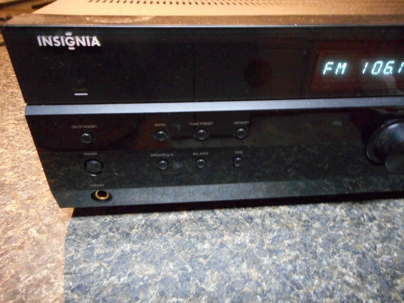 Insignia NS-R2001 AM/FM Stereo Receiver Amplifier Audio Component System