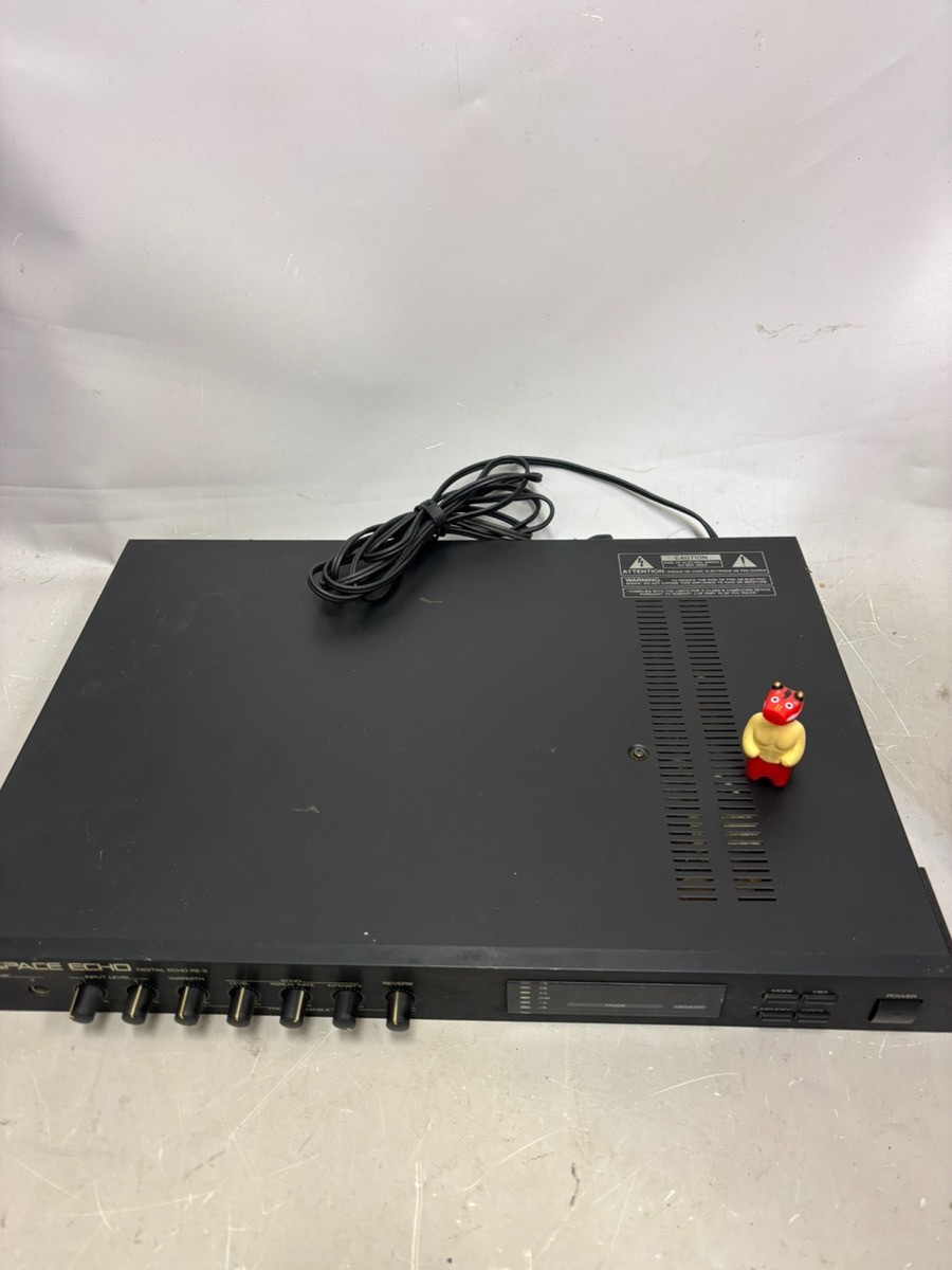 Roland RE-3 Digital Space Echo Various Effect Delay Rack Unit Tested