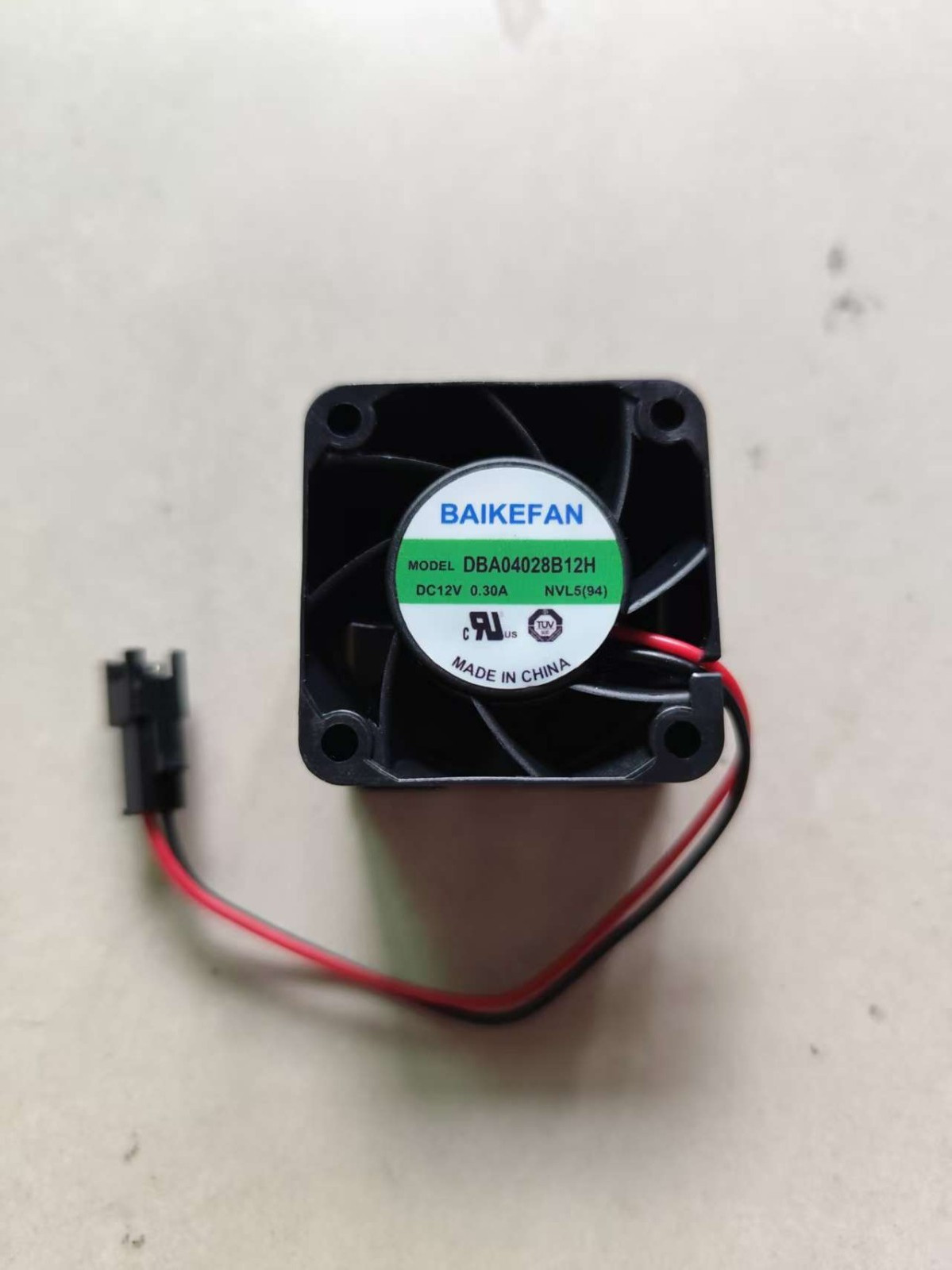 1 PCS  BAIKEFAN Fan DBA04028B12H  DC 12V 0.30A 40*40*28mm 2 pin cooling fan