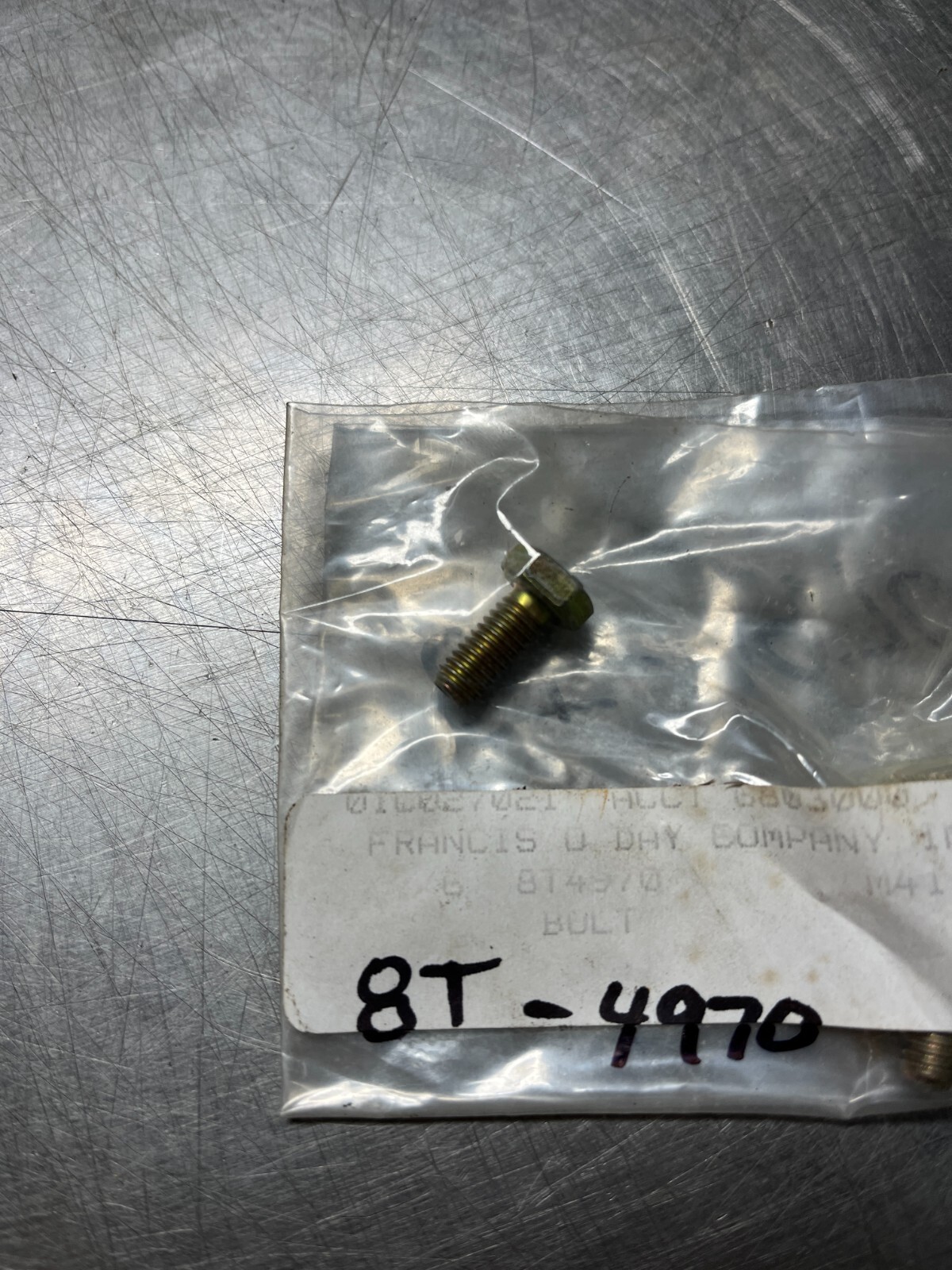 8T4970  OEM CAT  SCREW    QTY of 2 Screws  Caterpillar  8T-4970