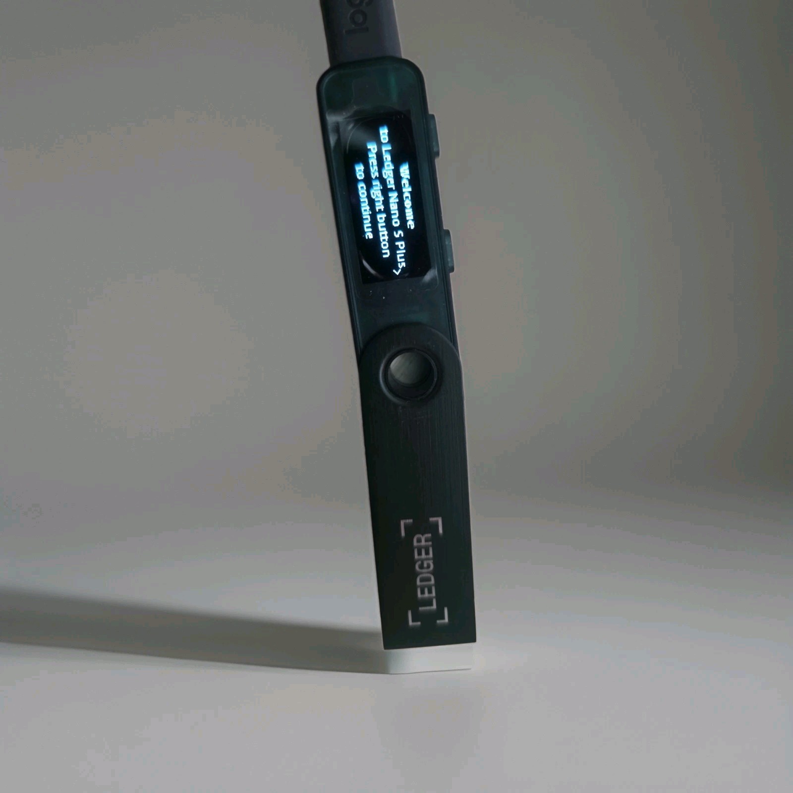 Ledger Nano S Plus Hardware Wallet - Factory Reset - USB Cable Included