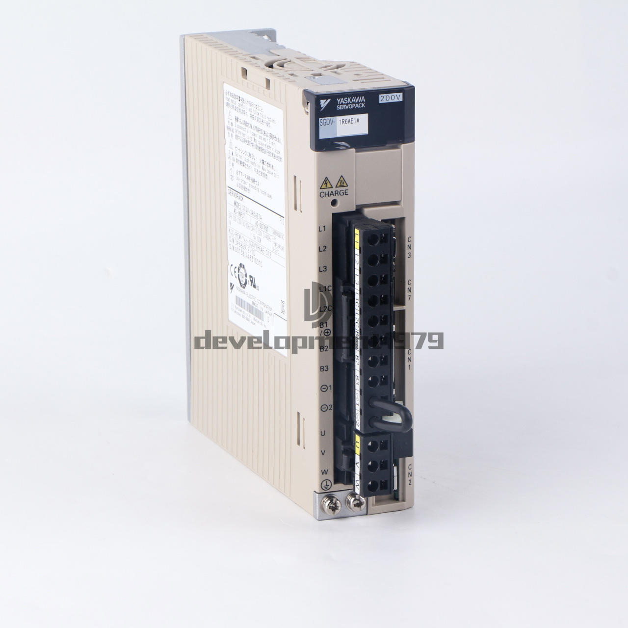 New Yaskawa SGDV-1R6AE1A Servopack 3PH 0-230V 1.6A 200W SGDV1R6AE1A #DC