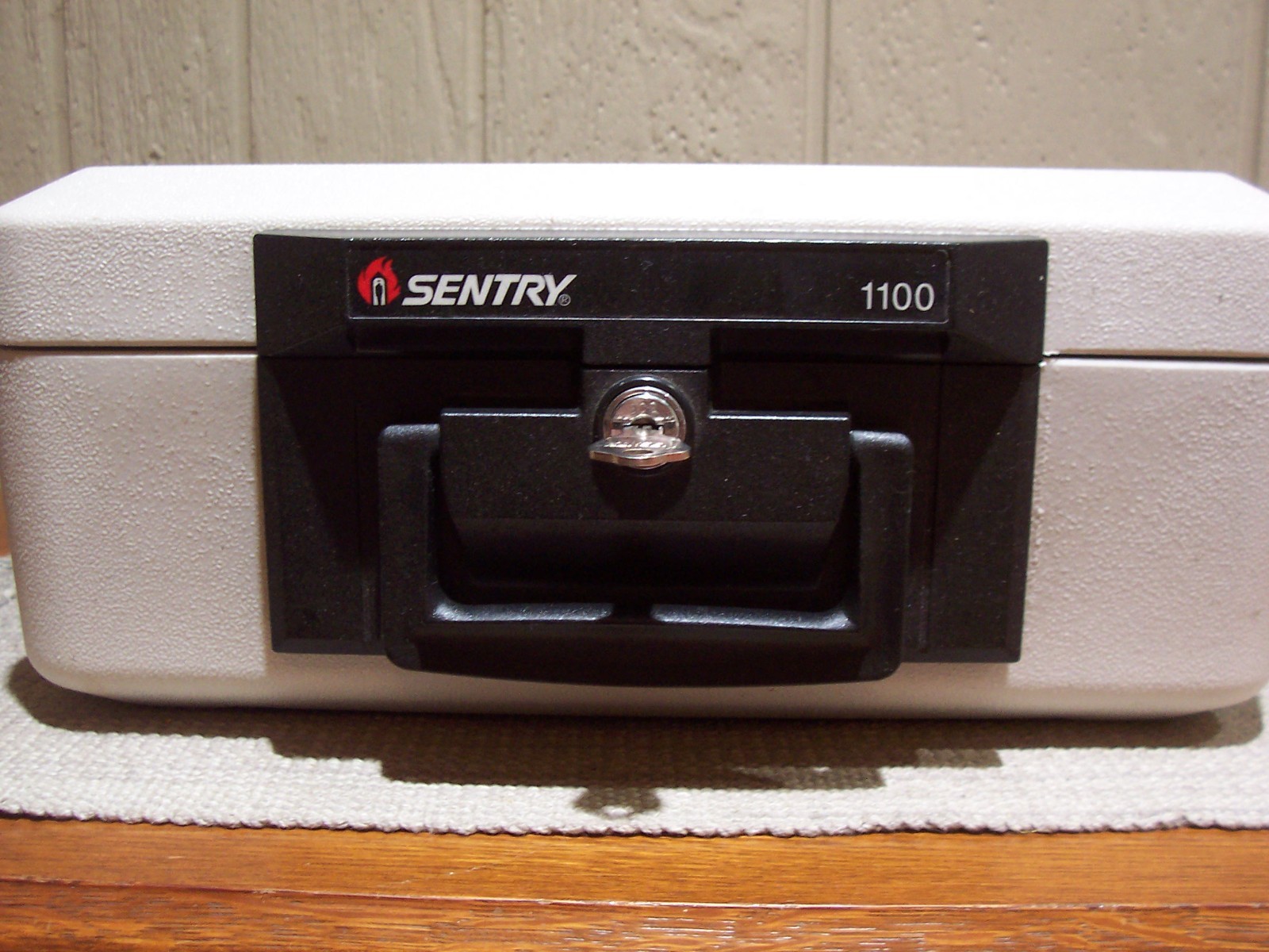 Sentry 1100 Portable Fire Safe Security Box Chest Lockbox with 1 Key