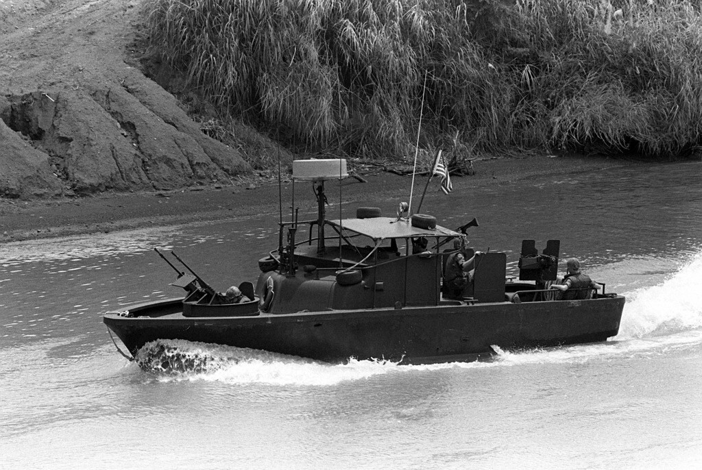 Vietnam  War  Photo --    US Soldiers  - River Boat