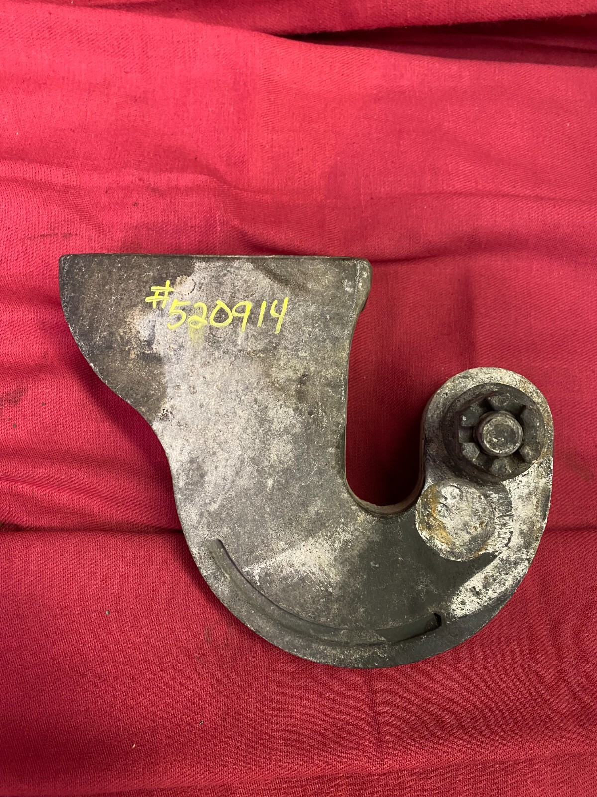 PETERBILT LOWER PIVOT HOOD HINGE 13-04708L