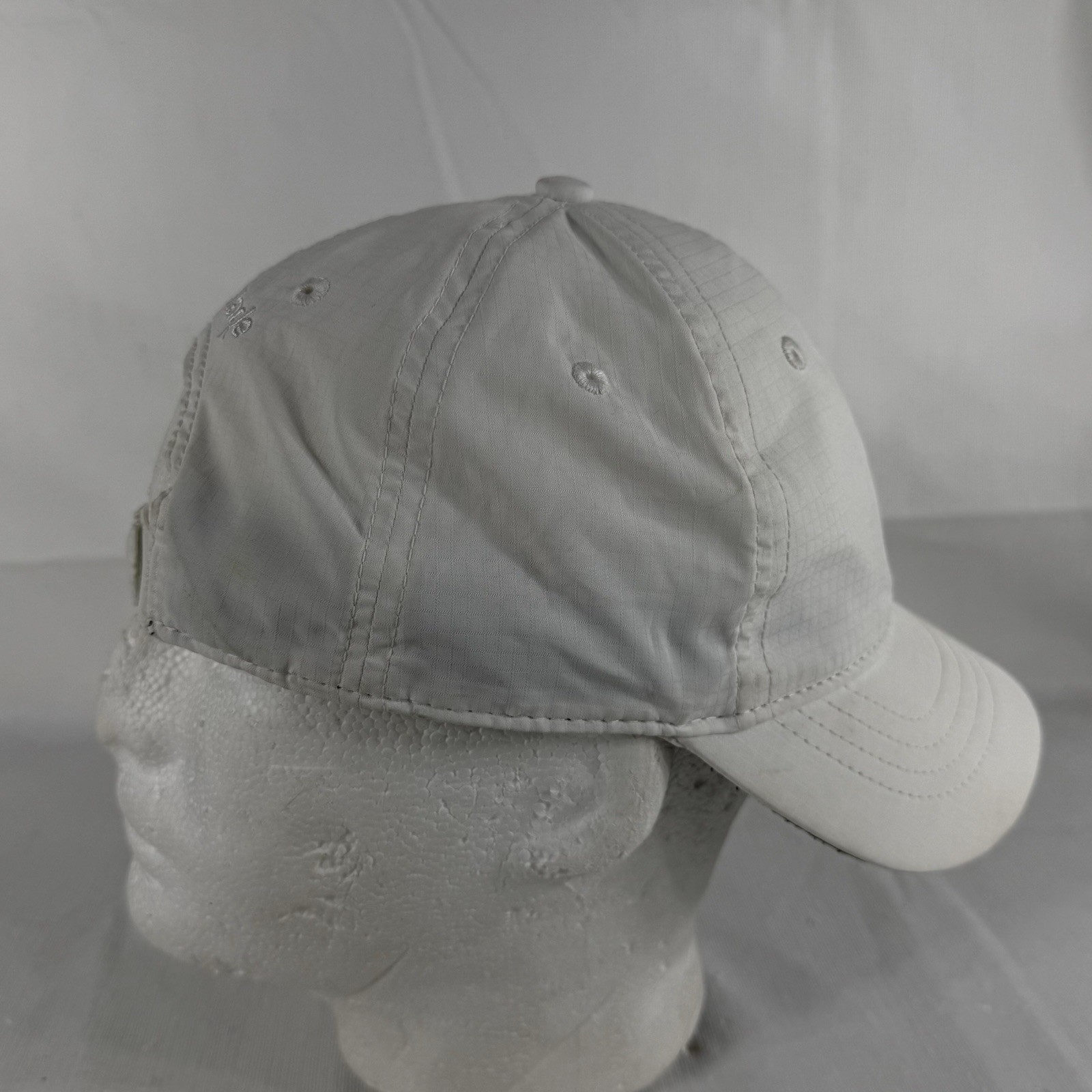 TaylorMade Hat Adjustable Strap Golf Performance White Light Blue Adjustable