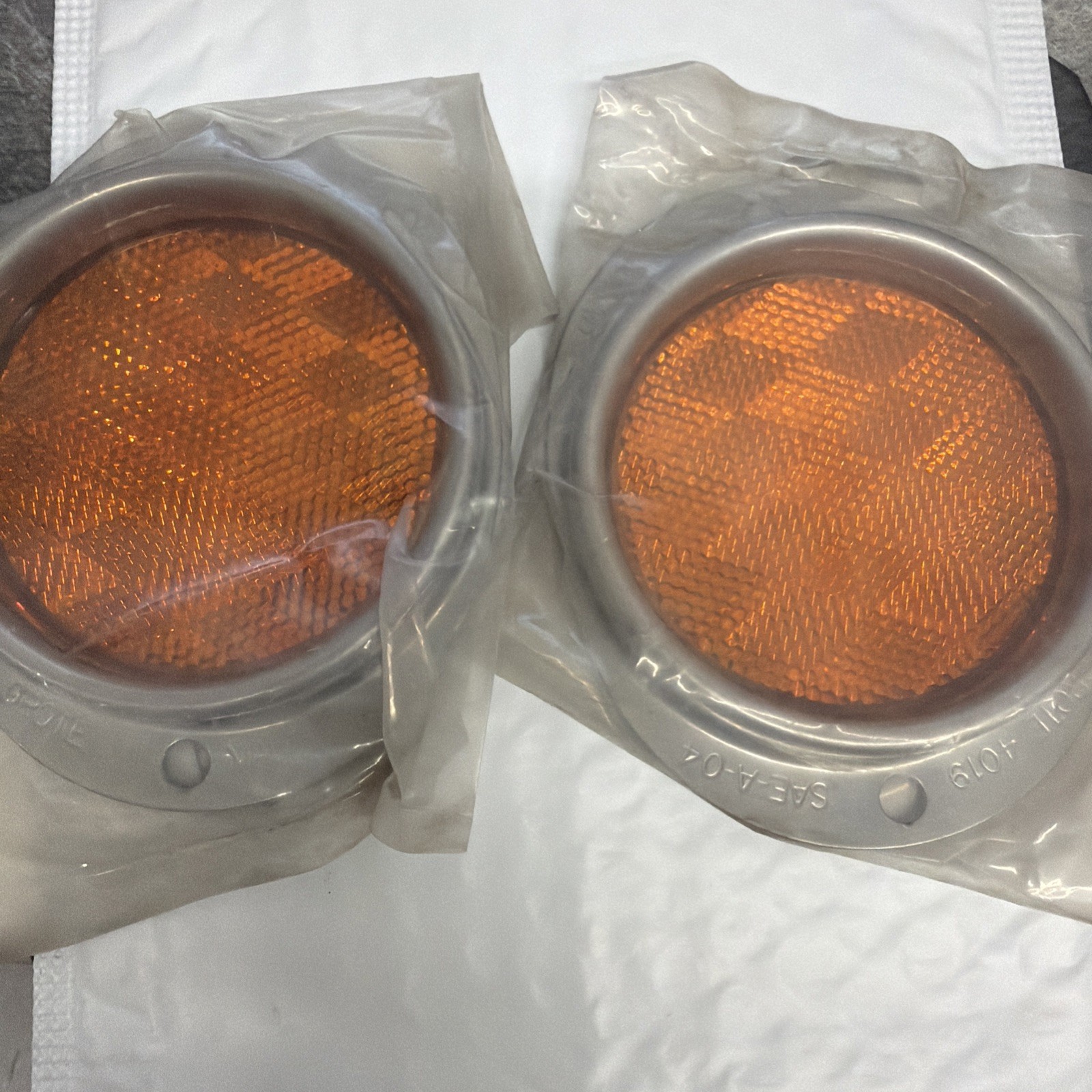 Set Of 2 Grote 40193 Armored Reflector Round, Amber, 4 11/16 in Overall Lg, 4019