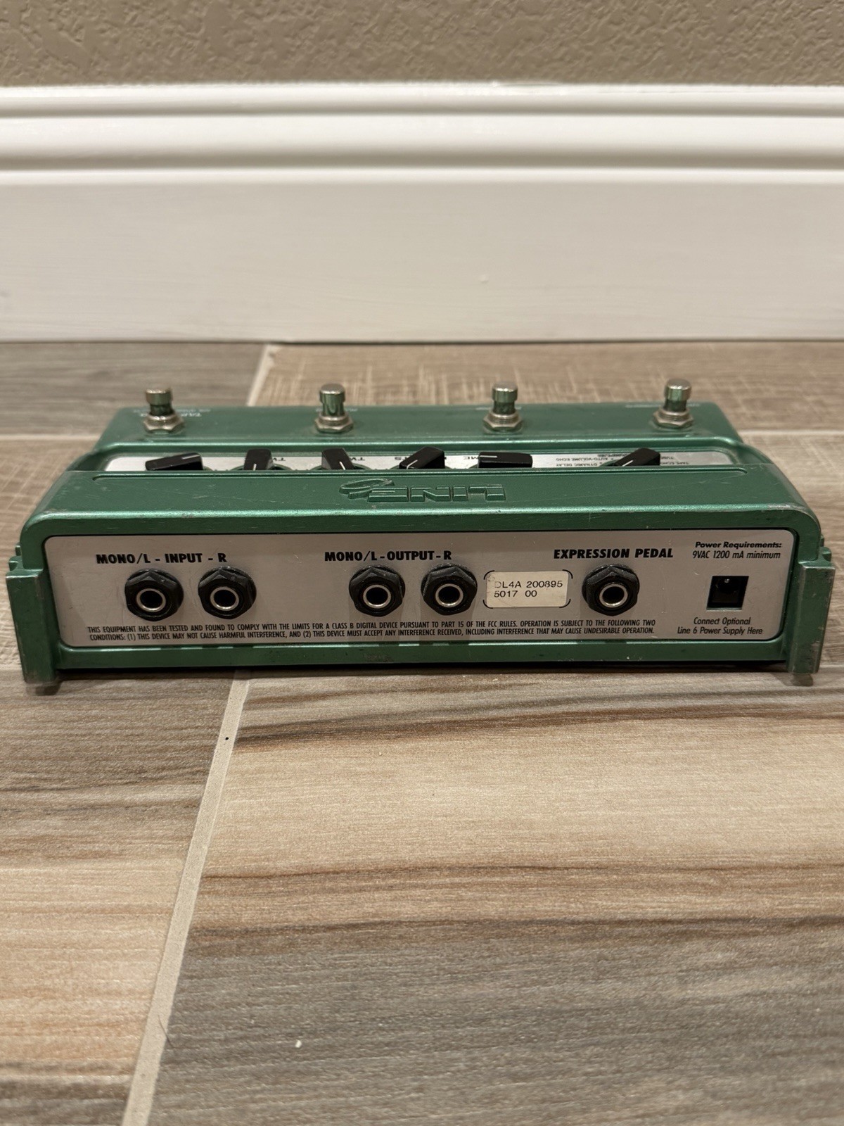Line 6 DL4 Delay Modeler (Original Green Version) Digital Delay Effects Pedal