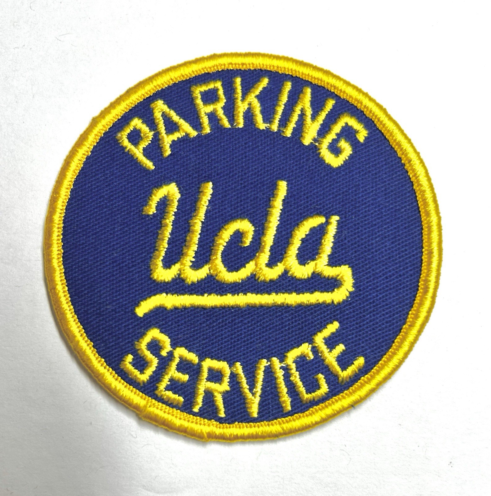 VINTAGE UNIVERSITY OF CALIFORNIA LOS ANGELES UCLA PARKING SERVICE PATCH #PDD24