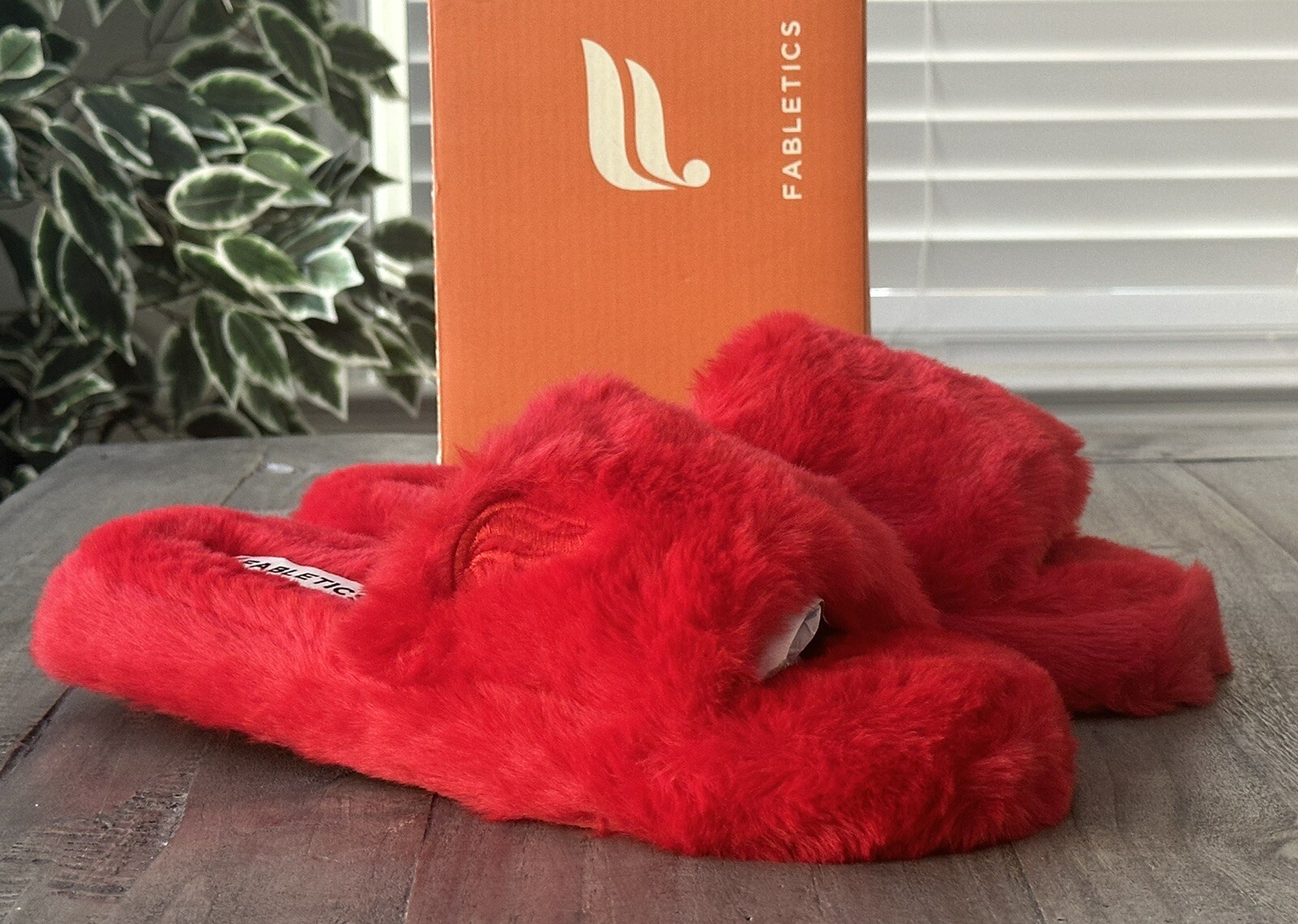 Fabletics Women's Slip On Fur Slipper Cherry Red US Size 11
