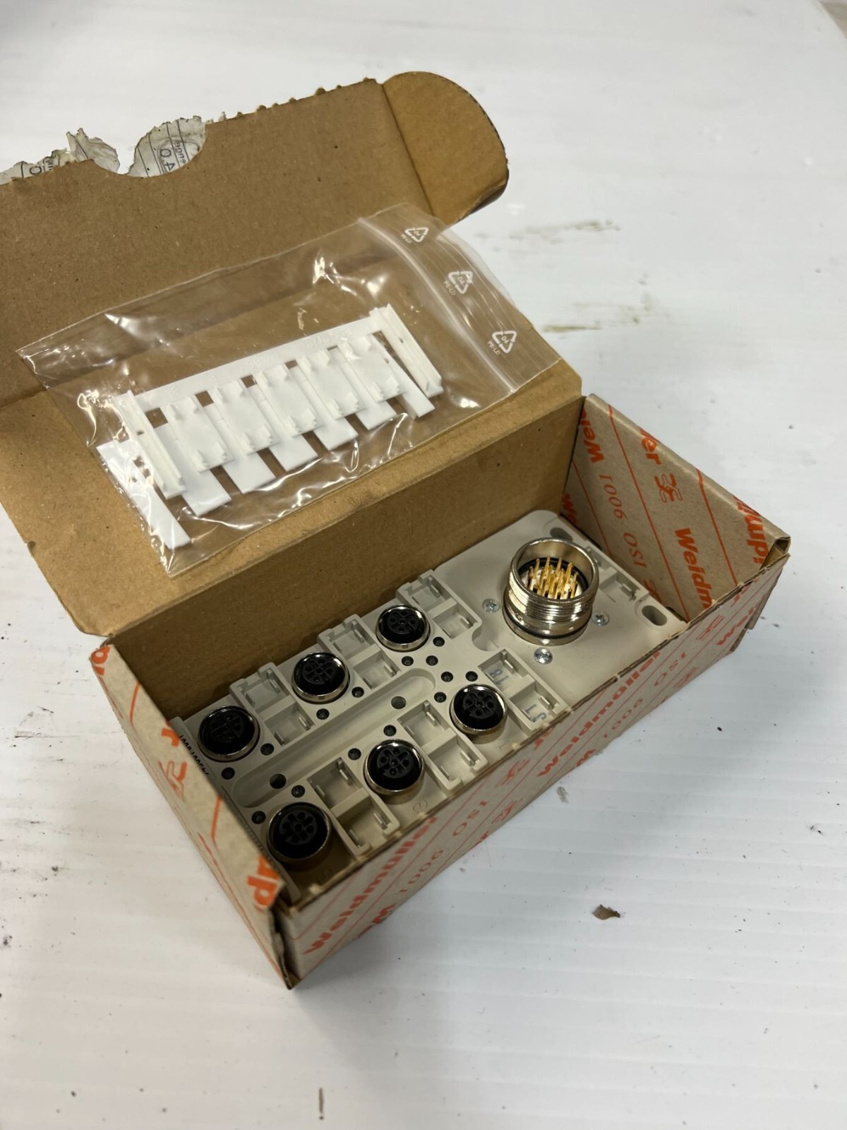 NEW - Weidmuller #SAI-8-S 5P M12  1 9456010001