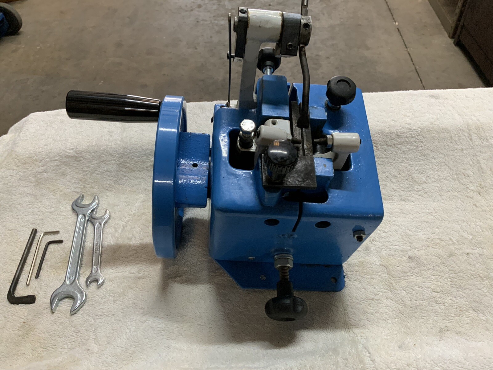 MOONS / OSAMA SEMI AUTO BANDSAW TOOTH SETTER UP TO 2” WIDE 1/16” TO 1” PITCH NEW