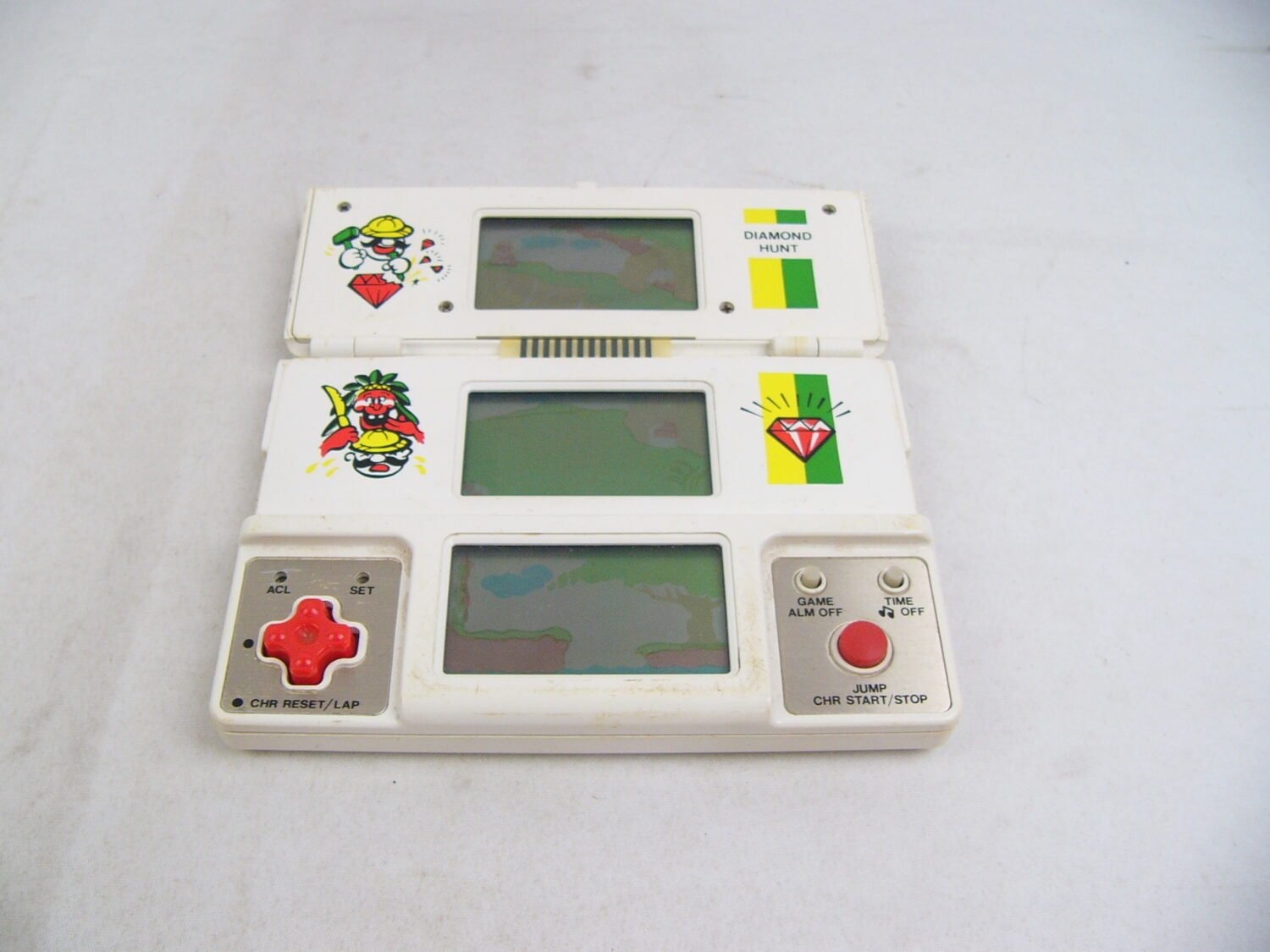 Boxed Diamond Hunt Tri Screen Time & Fun Handheld Game