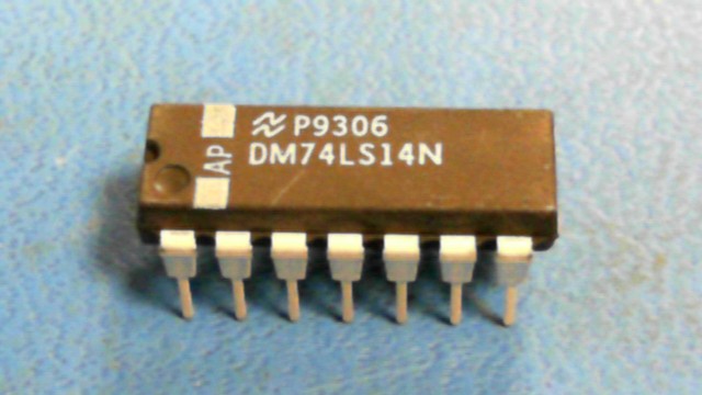 New (40pcs) DM74LS14N NATIONAL SEMI IC Logic