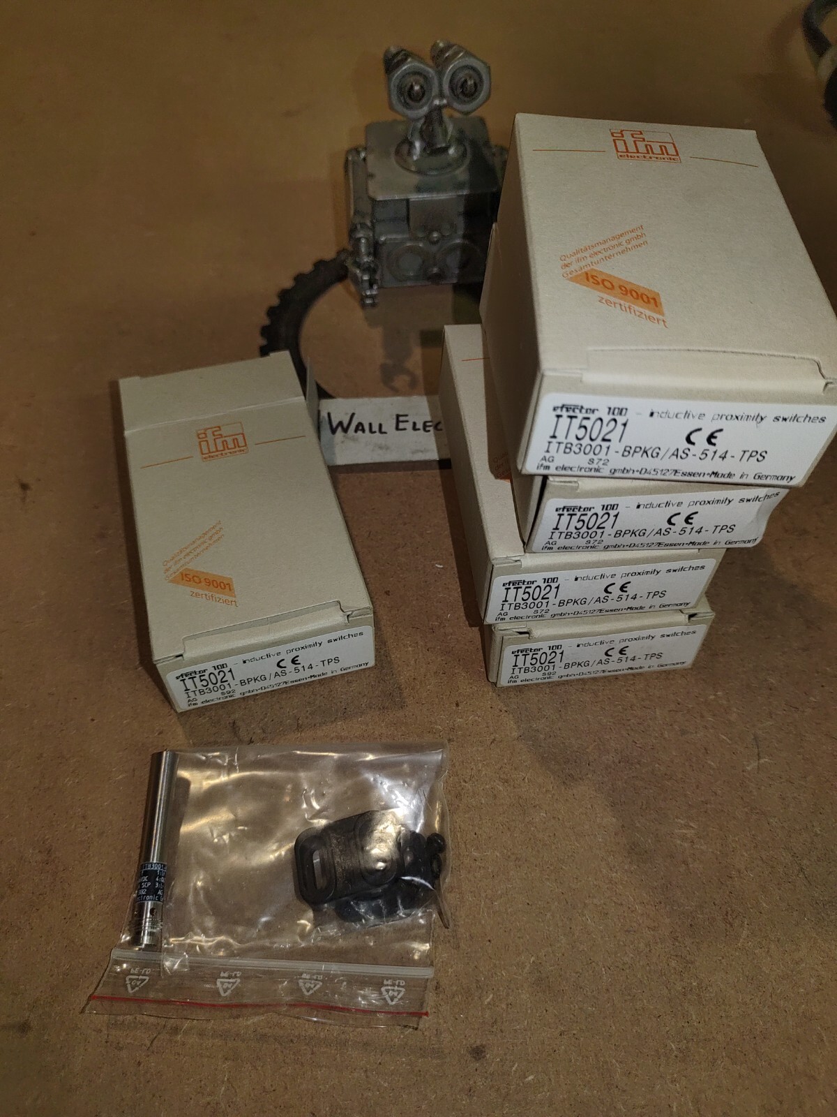 EFECTOR ITB3001-BPKG = IT5021 =NIB=