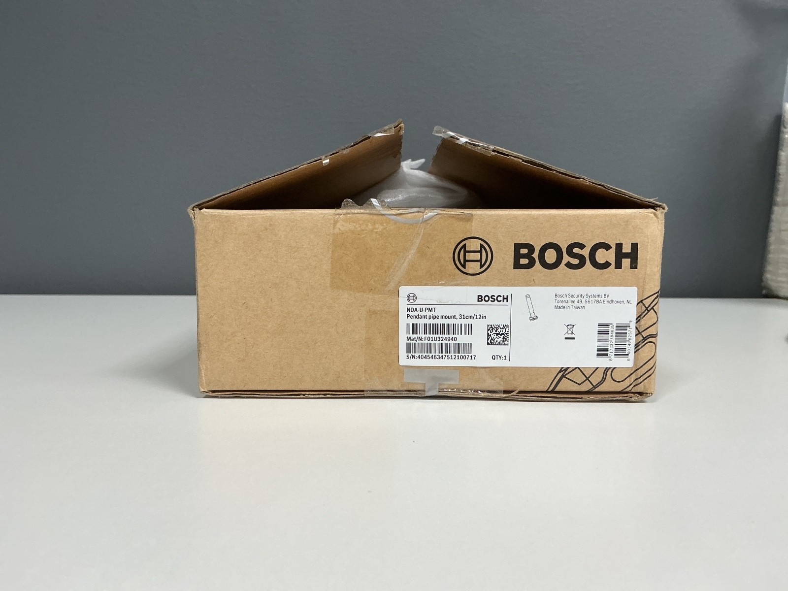 [NEW OPENED BOX]  12" Bosch Pendant Pipe Mount NDA-U-PMT, F01U324940