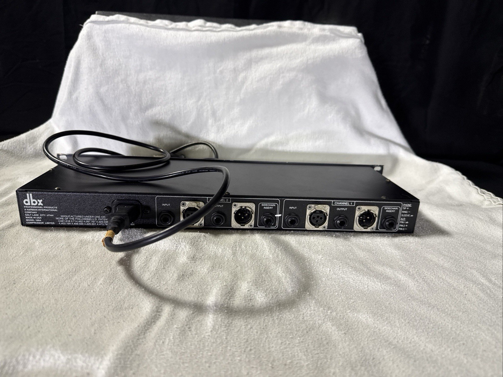 DBX 166 Over Easy Compressor with Gate and Peakstop Gain Reduction Rack Mount