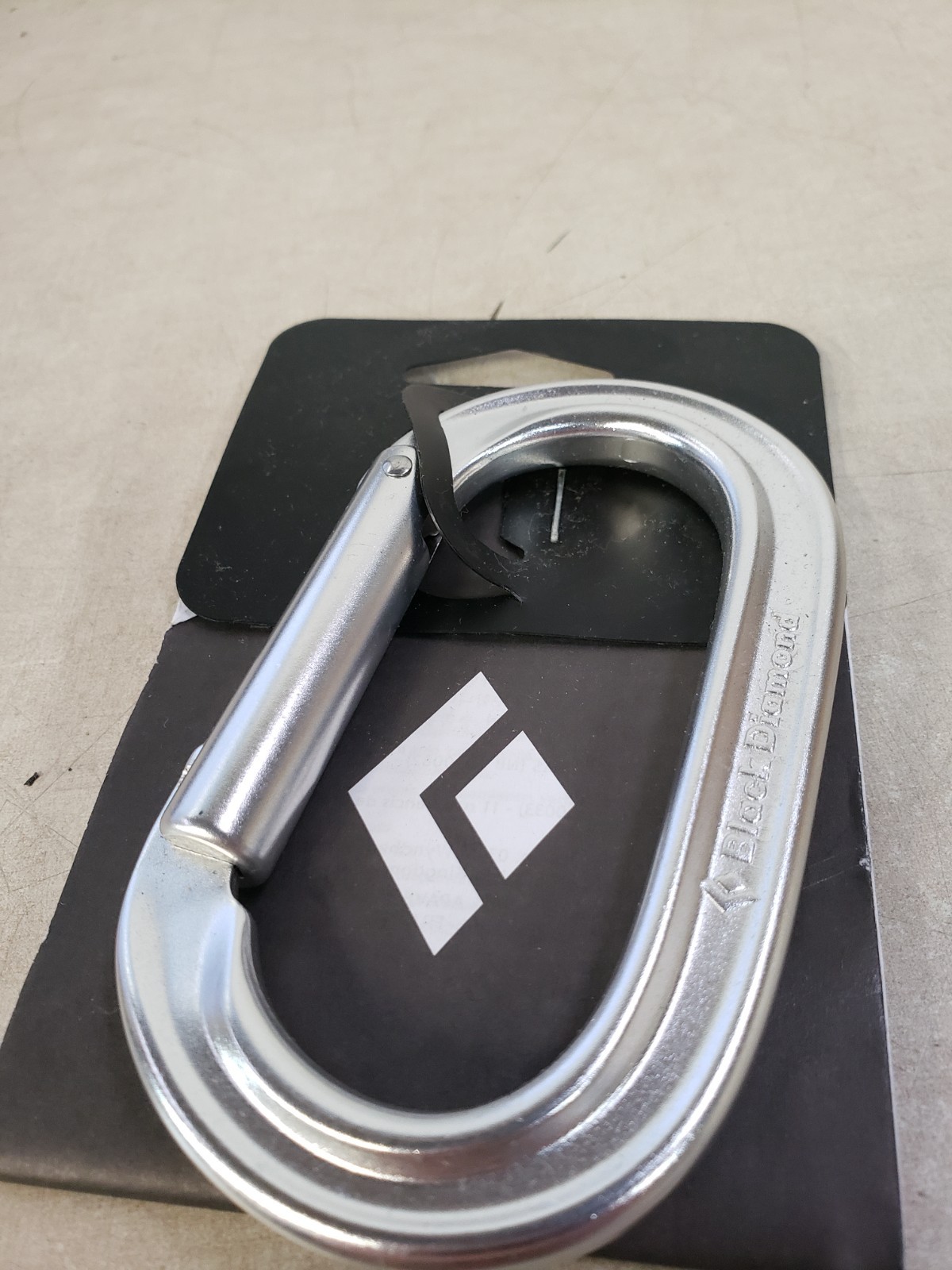 Black Diamond Oval Keylock Carabiner