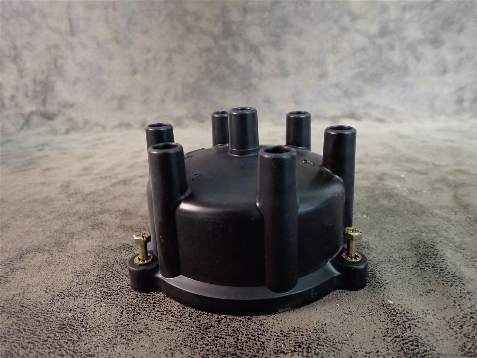 NEW WVE 5D1303 Distributor Cap (G208)