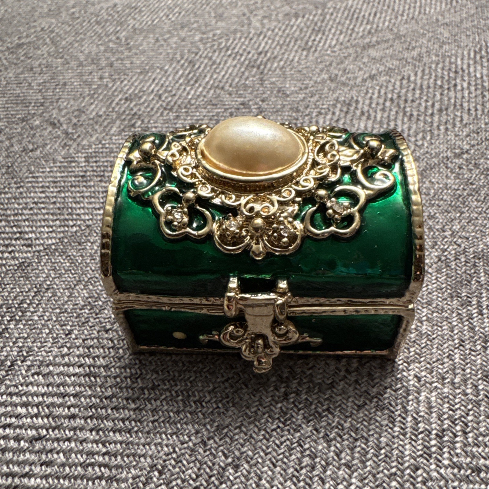 The Russian Store Green Enamel Trinket Chest 2.25x1.5x1.5”