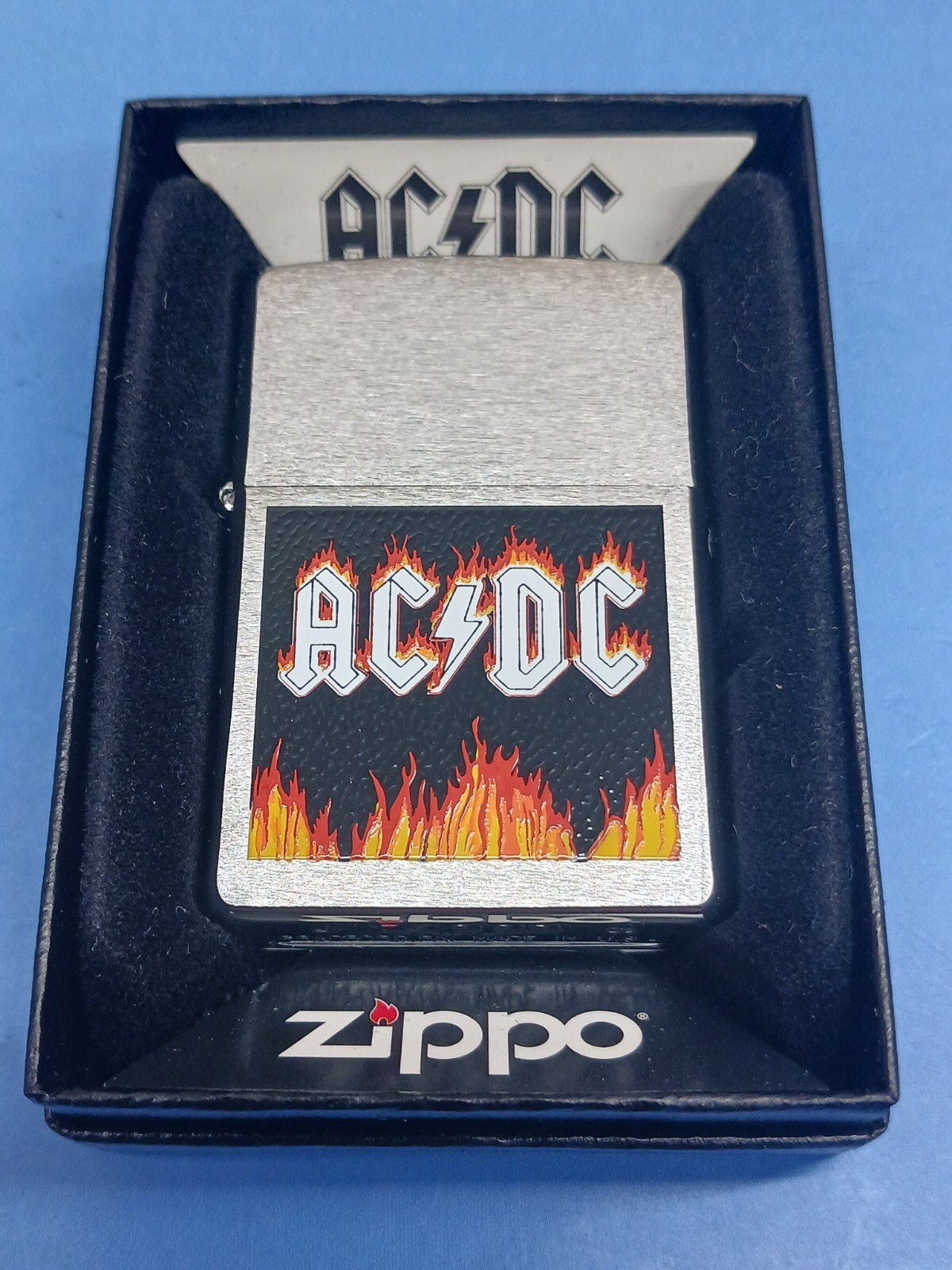 Zippo AC/DC Flames Brushed Chrome 24277