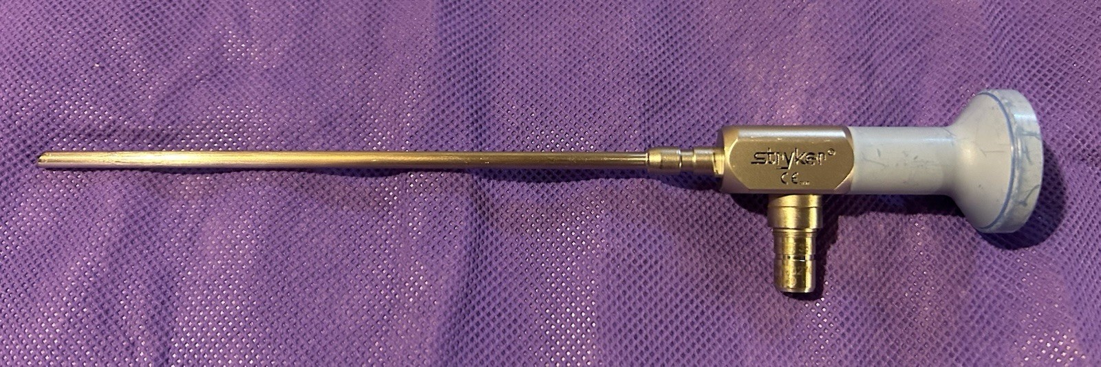 STRYKER 4MM 30 DEGREE ENDOSCOPE WITH STERILIZATION CASE 502-477-031