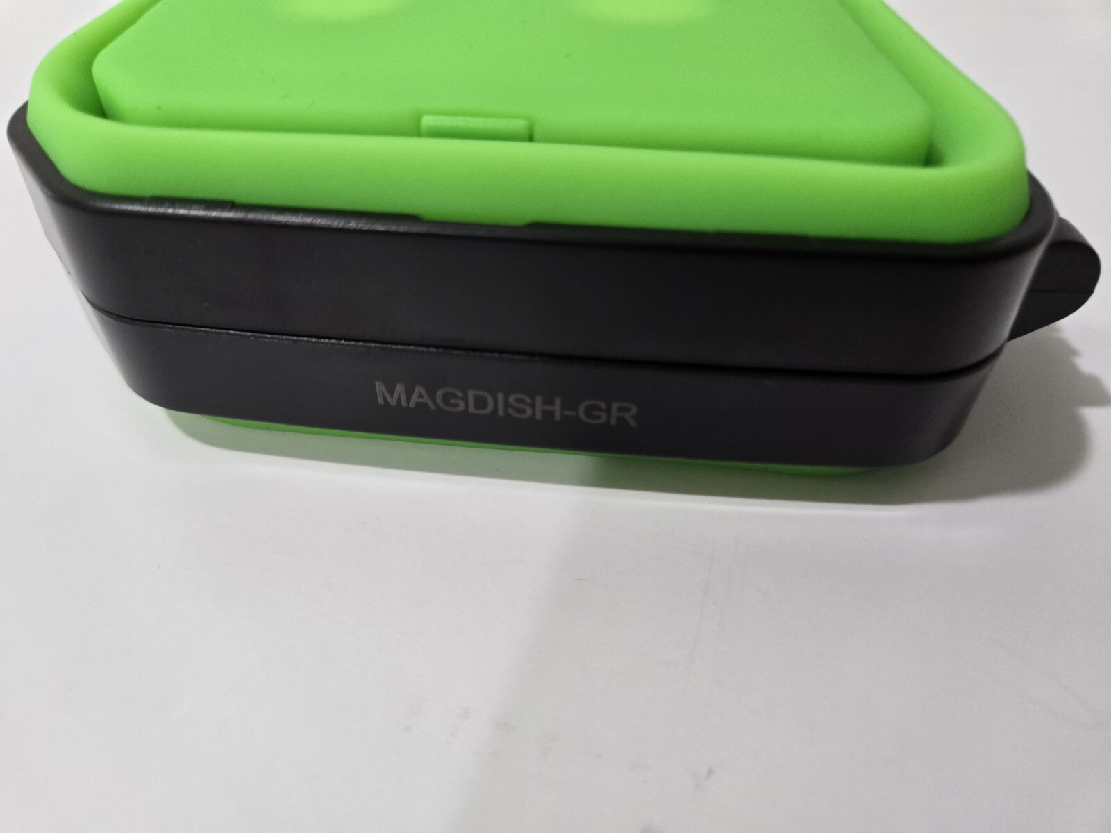 Snap On Tools magnetic tray collapsible tools GREEN screws holder lockable NEW!!
