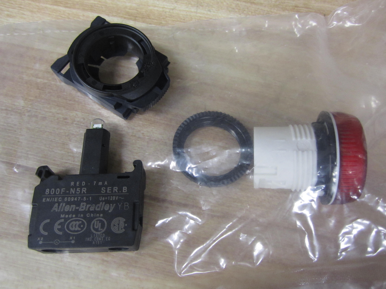 Allen Bradley 800FP-P4PN5R Red Pilot Light 800FPP4PN5R