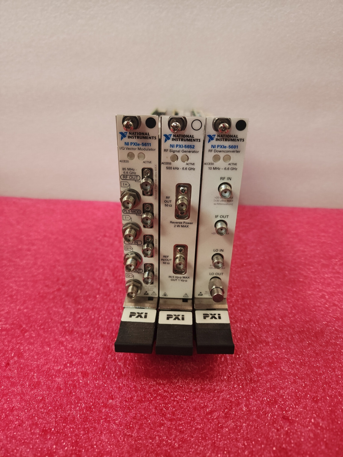 National Instruments PXIe Vector Signal Generator Kit 500kHz-6.6GHz