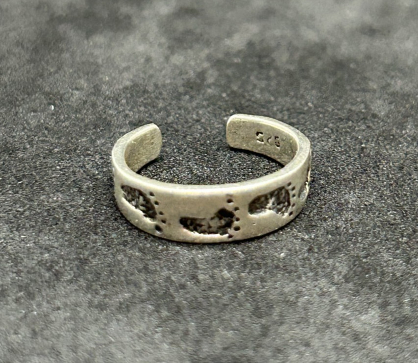 925 Sterling Footprints Toe Ring 5mm - 2.06g
