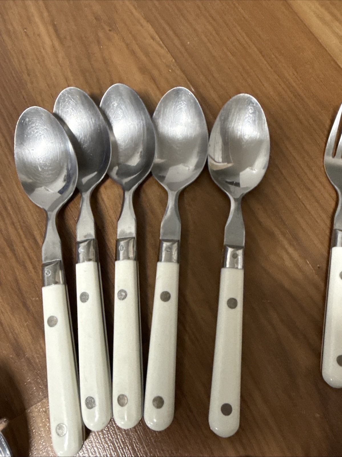 WF MARDIS GRAS White/Ivory Stainless Flatware Riveted Handle 19 Pieces